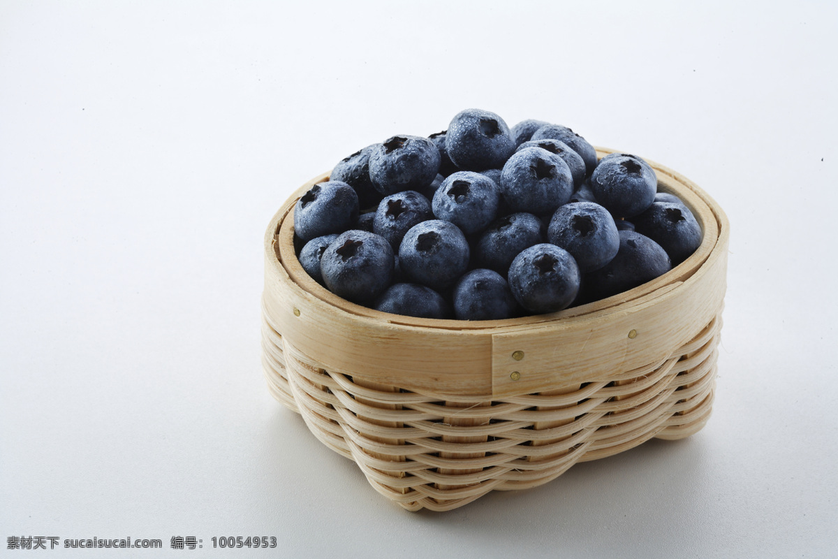 蓝莓果 特产 蓝莓 野生蓝莓 篮子蓝莓 多蓝莓 水果 蓝色水果 水珠蓝莓 一篮蓝莓 蓝莓子 蓝莓水果 海报 白底素材 生物世界