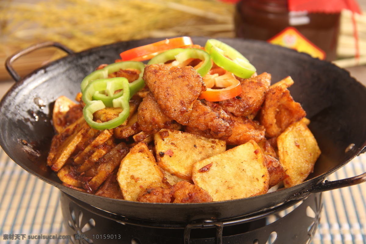 干 锅 肥肠 土豆片 干锅肥肠土豆 肥肠土豆片 干锅肥肠 干锅 餐饮美食 传统美食