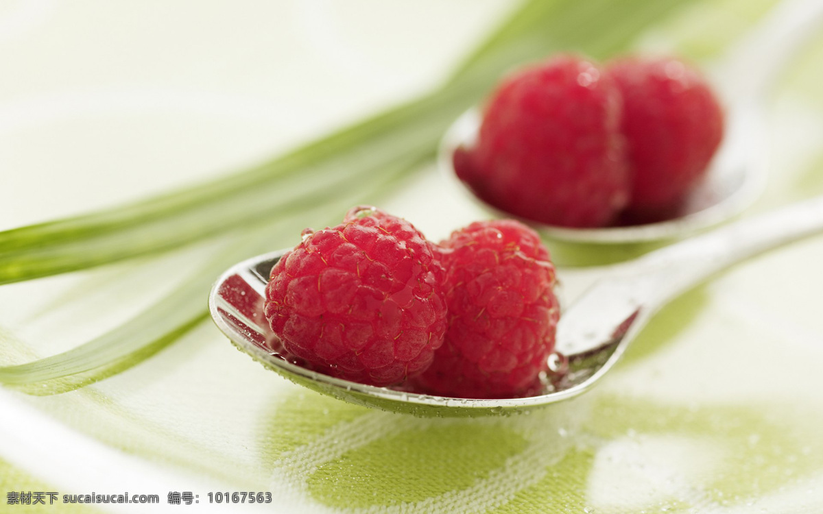 水果 甜点 高清 草莓拼盘 水果甜点图片 清雅 风格 各种 甜品 非常 漂亮 水果美食图片 餐桌上的水果 风景 生活 旅游餐饮