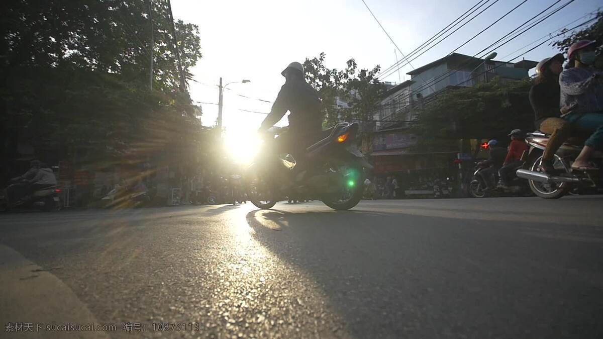 越南 街头 低射 人 城镇和城市 旅行 亚洲 旅游 假期 亚洲的 印度支那 岛 旅行者 假日 热带的 通勤 开车 汽车 购买 交通 助力车 小型摩托车 摩托车 自行车 街道 河内 高峰时间