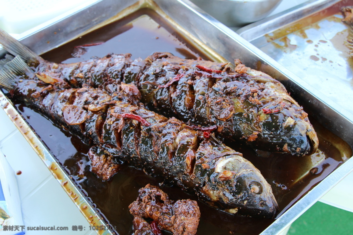 铁锅炖鱼 炖大鱼 鲢鱼 鲤鱼 铁锅 炖鱼 餐饮美食 传统美食