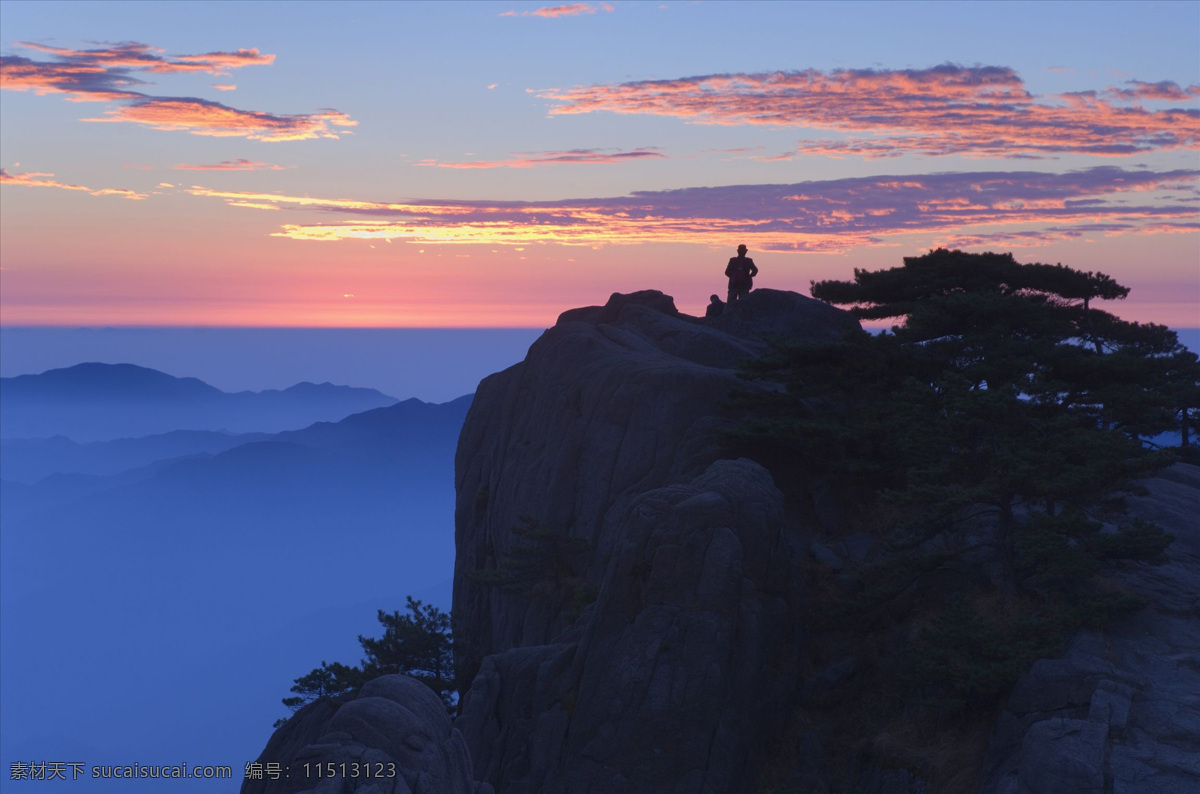 云雾 山巅 山顶 辽阔 夕阳 朝霞 天空 剪影 自然景观 自然风景