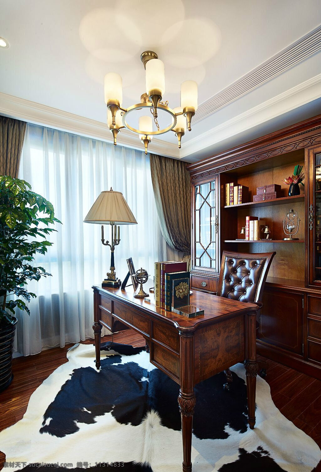 优雅 传统 欧式 书房 效果图 绿植 台灯 书籍 白色纱窗 木制书桌 不规则地毯