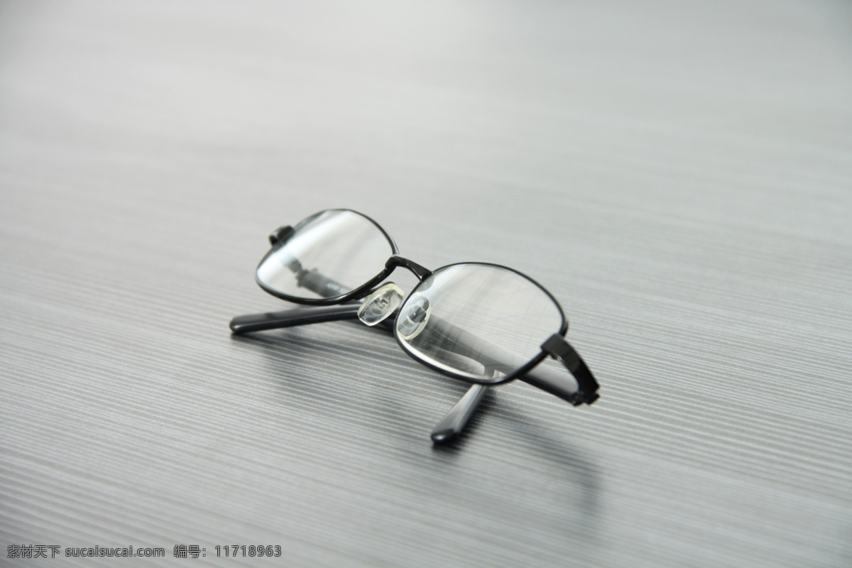 办公室 会议室 静物 墨镜 设计素材 生活百科 生活素材 静物眼镜 近视镜 树脂 眼镜 太阳镜 眼镜片 眼镜框 室内 桌面 室内静物 装饰素材 室内设计