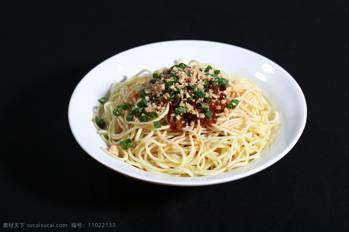 炸酱面 拌面 炸酱 凉拌面 杂酱面 鸡丝拌面 四川凉面 鸡丝冷面 鸡丝凉面 冷 凉面 黄面 面条 面食 美食 美味 拌凉面 特色小吃 餐饮美食 传统美食