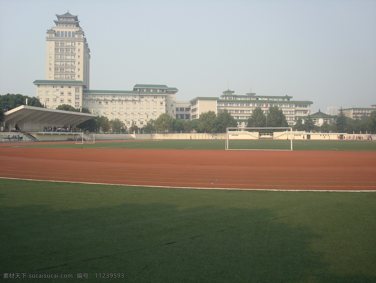 操场 大学校园 建筑景观 建筑摄影 建筑园林 教学楼 楼房 大学 校园 足球场 园林 自然景观 自然风景 园林景观 矢量图 日常生活