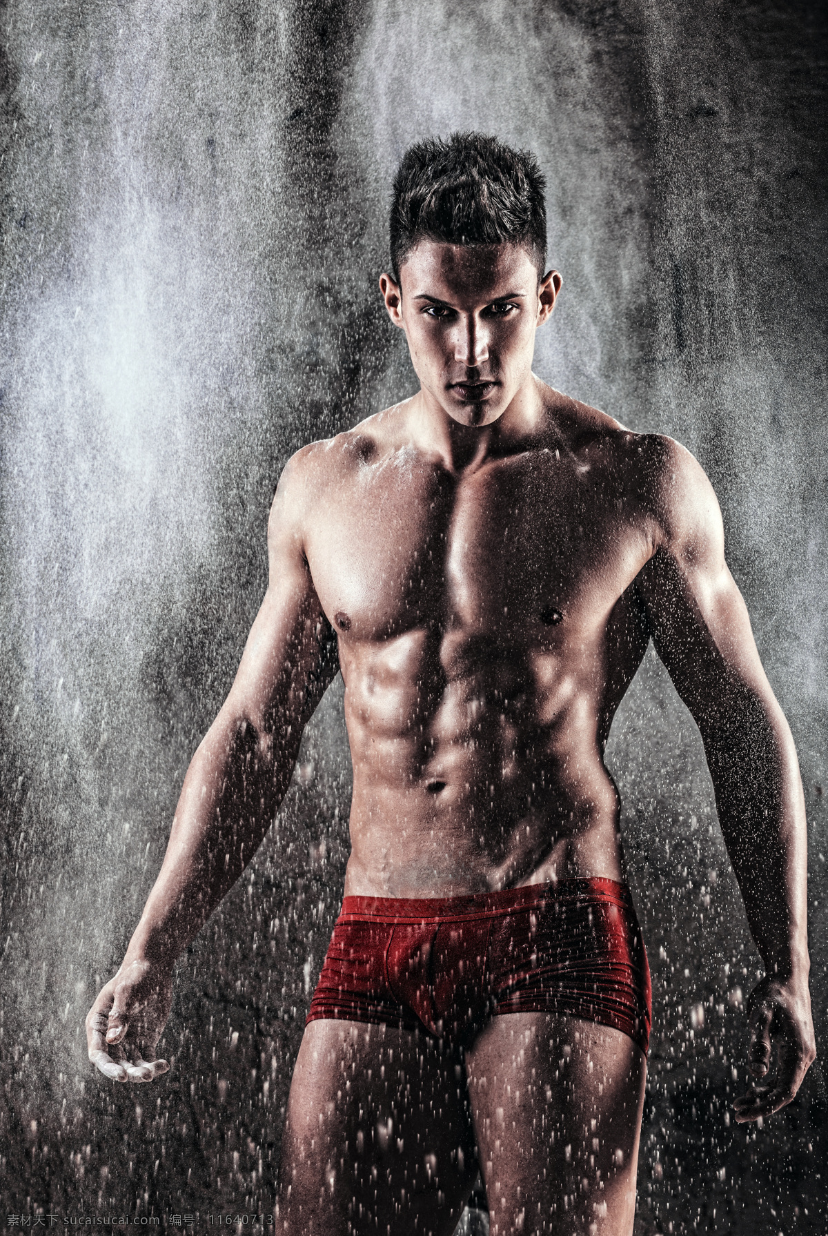 雨 中 肌肉 帅哥 雨水 男人 健身 运动 生活人物 人物图片