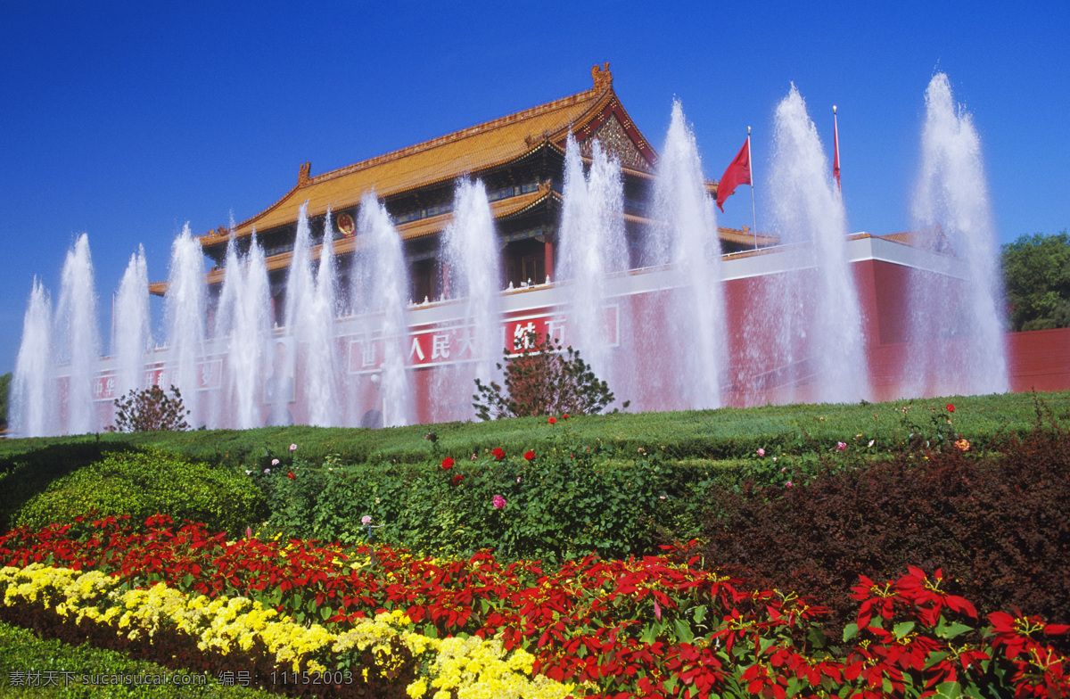 天安门城楼 高清图片 横构图 彩色照片 中国 东亚 亚洲 旅游 旅行 天空 蓝天 蓝色 喷泉 天安门广场 鲜花 植物 景色 红色 黄色 紫色 绿色 风景名胜 风景图片