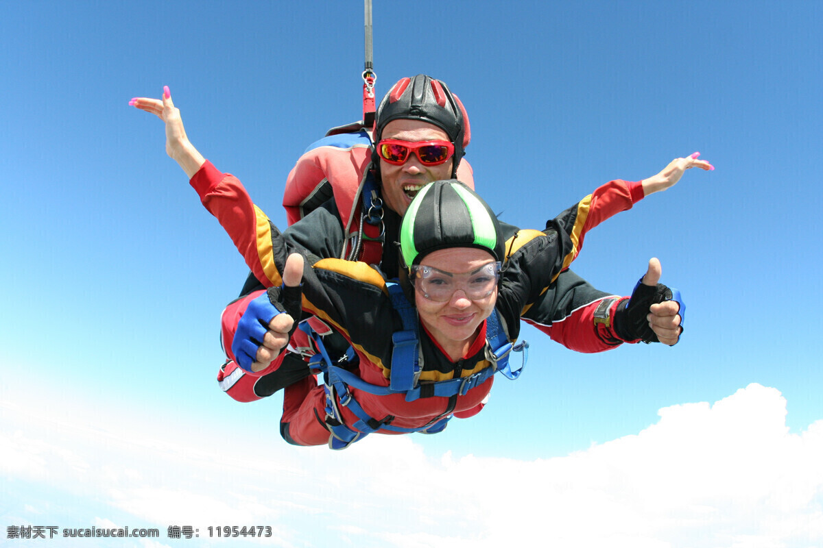 两 名 跳伞 运动员 两名 天空 体育运动 户外运动 极限运动 生活百科 白色