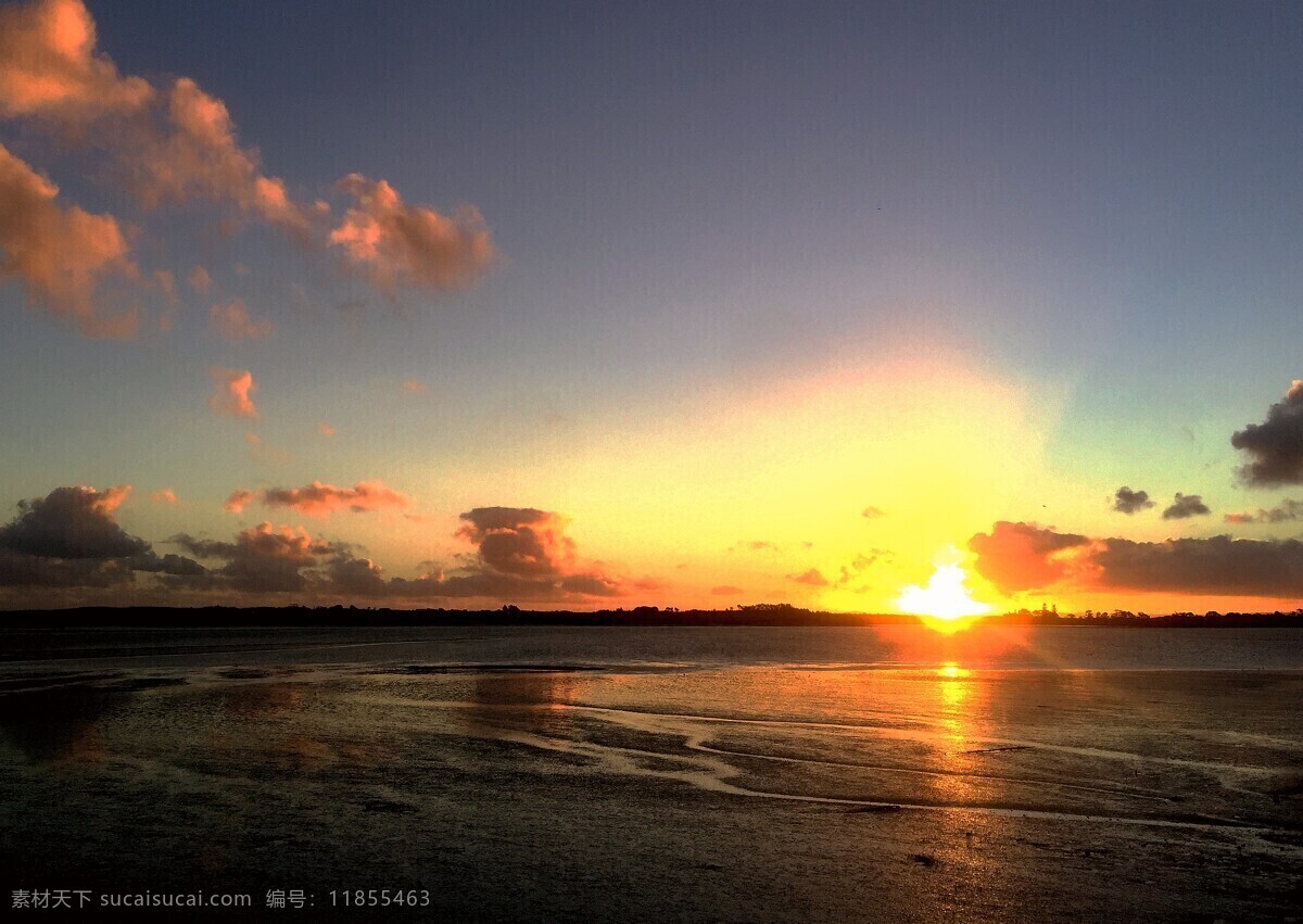 奥克兰 海滨 夕阳 风景 天空 蓝天 日落 晚霞 远山 大海 海水 海滩 倒影 新西兰 风光 自然景观 自然风景