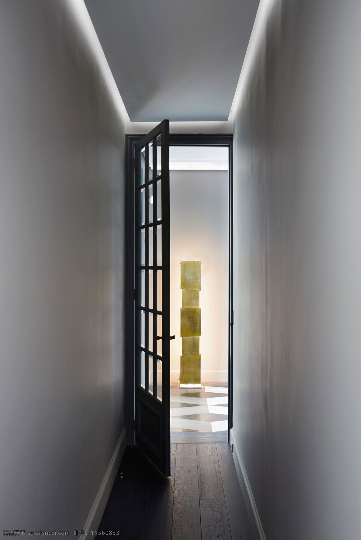 简约 走廊 灰色 墙壁 装修 效果图 白色灯光 方形吊顶 过道 木地板 入户门