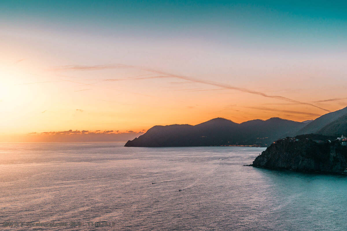 大海夕阳图片 风光摄影 拍照 每日一图 夕阳 旅游摄影 旅行摄影 天空 积极向上 日出 大海 山 海岛 岛屿 摄影素材