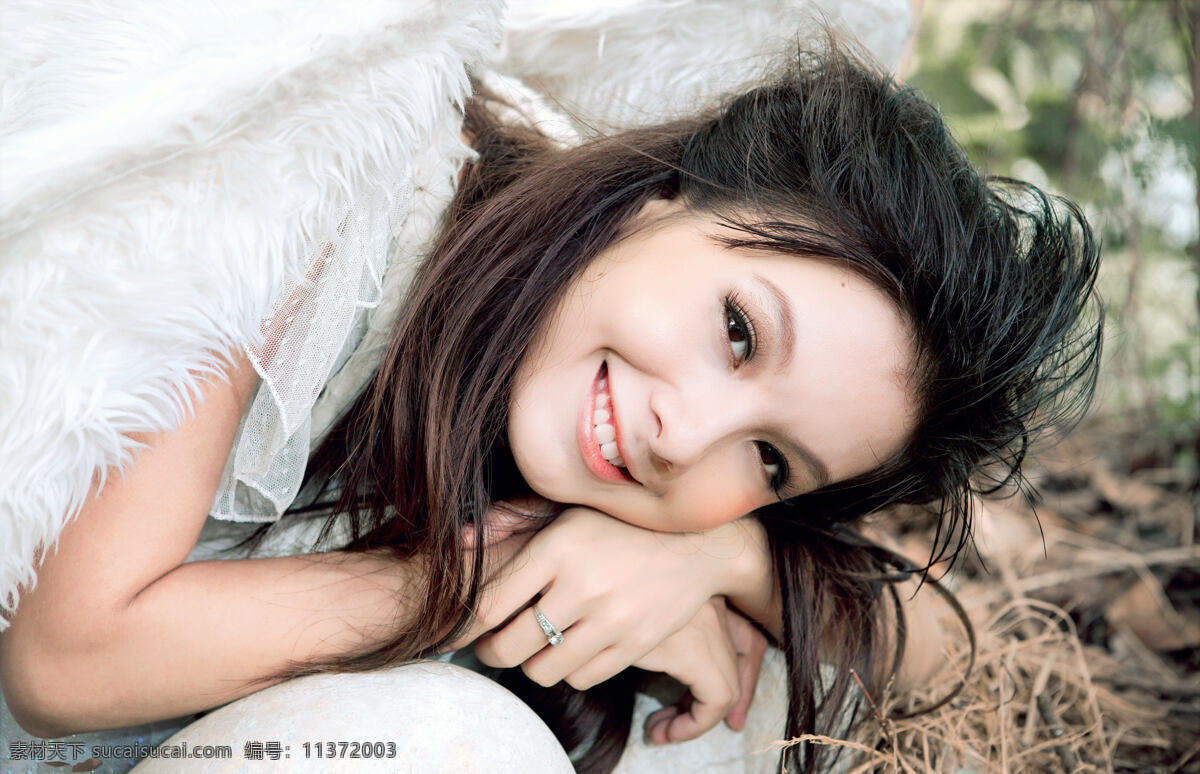 翅膀 女性女人 气质美女 清纯美女 人物图库 性感美女 天使 人间 天使在人间 美女与蛋 公园美女 美女外拍 psd源文件