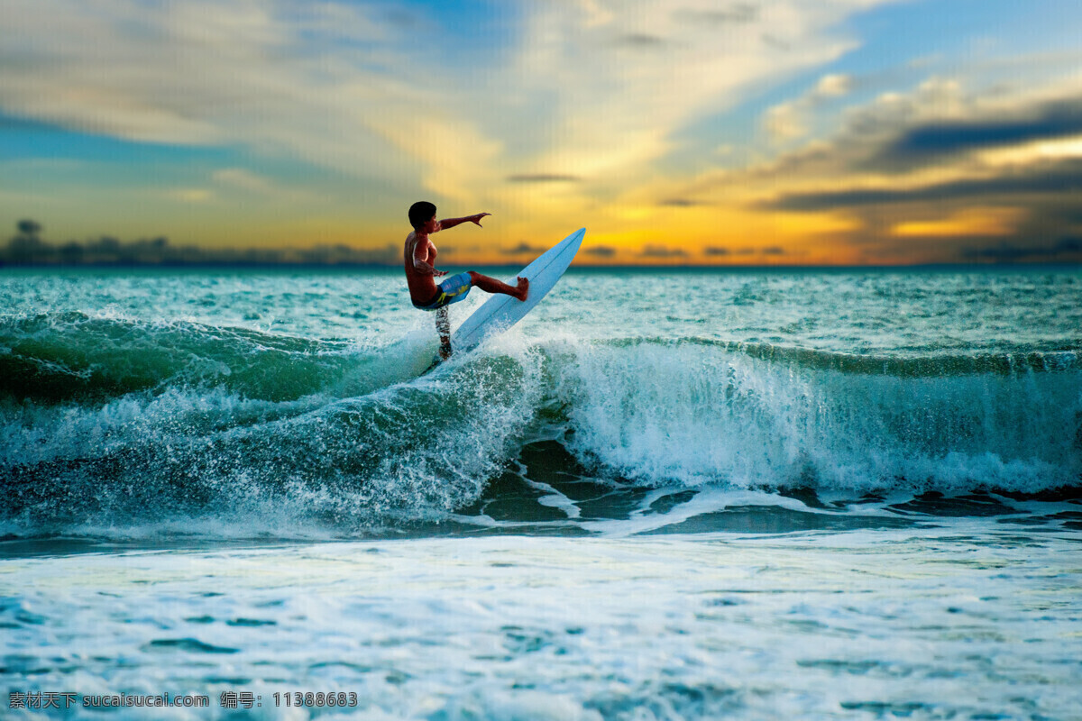 海面 上 冲浪 男人 海上运动 水上运动 极限运动 大海风景 美丽风景 浪花 冲浪运动 海浪 巨浪 海面风景 大海图片 风景图片