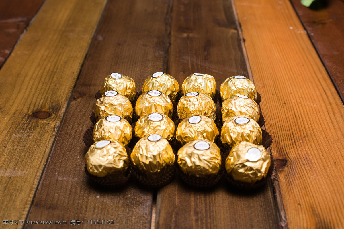 费列罗巧克力 高清摄影 巧克力 情人节礼物 皇家尊享 地板上费列罗 散装巧克力 餐饮美食