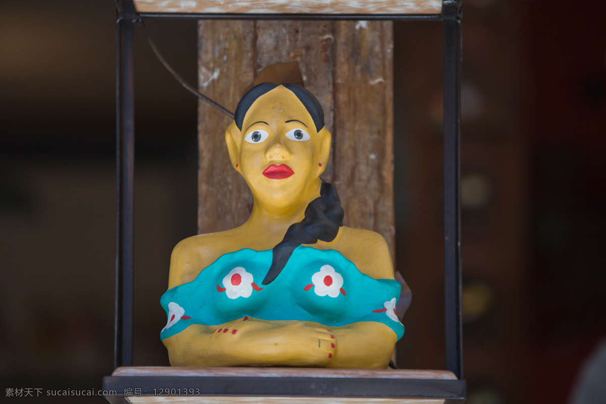 巴西 橱窗 国外旅游 旅游摄影 彩陶 造像 彩陶造像 米纳斯吉拉斯州 黑金城 巴西黑金城 家居装饰素材 展示设计