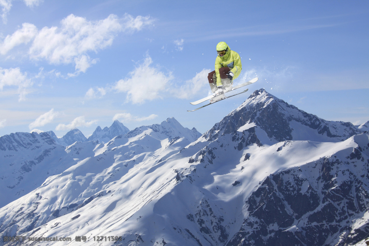 高山 滑雪 运动员 滑雪运动员 滑雪场风景 美丽雪景 雪山风景 体育运动 滑雪图片 生活百科