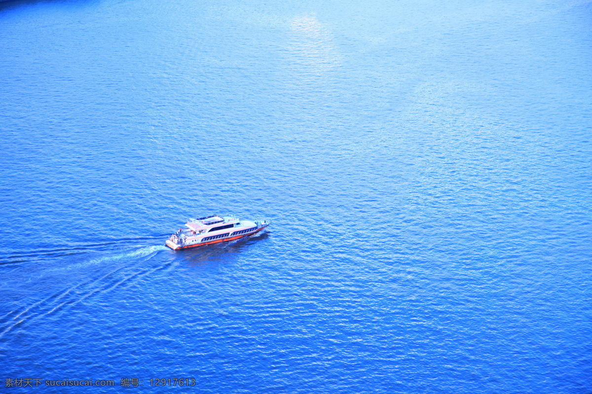 珠江上的游船 珠江河 游船 船 开船 自然 风光 旅游摄影 国内旅游