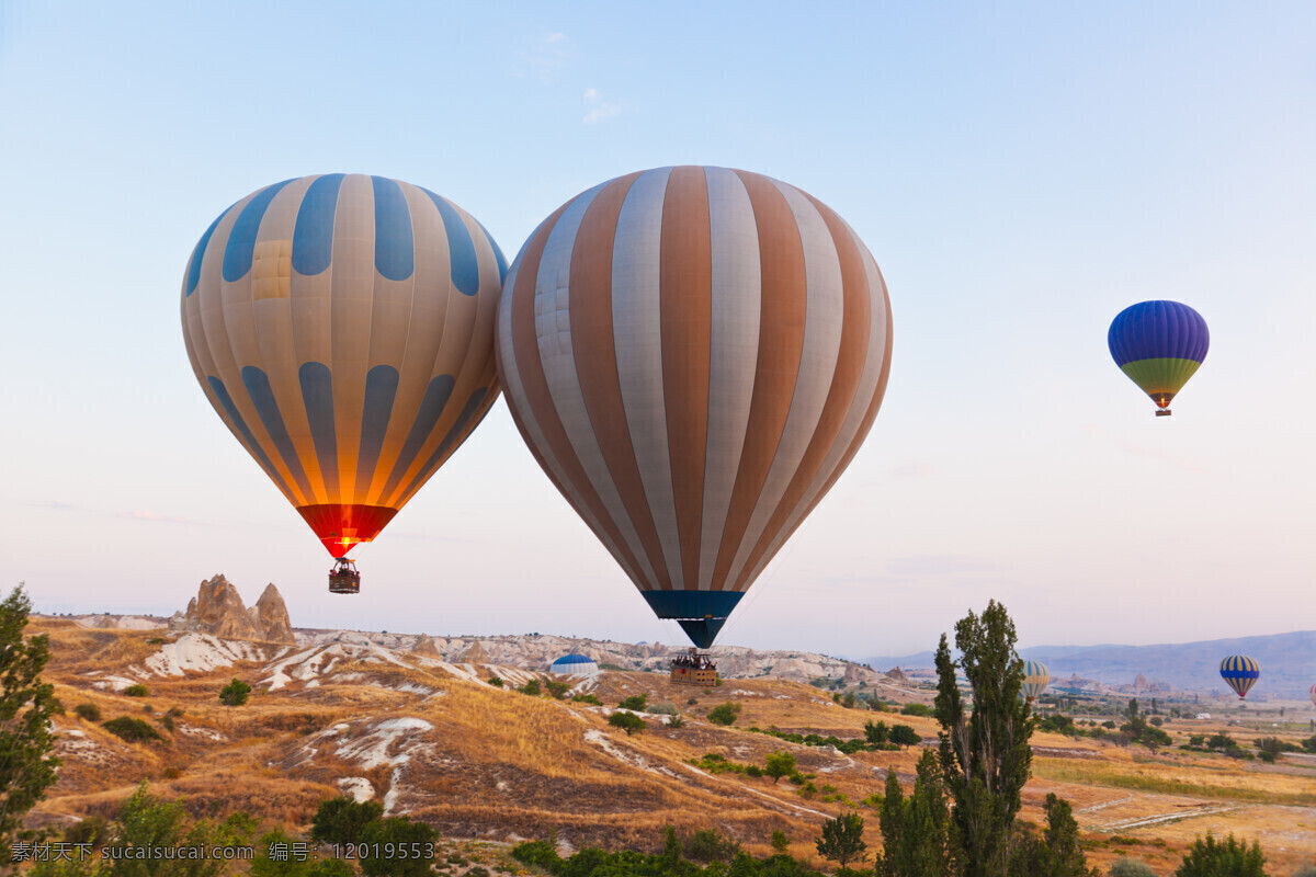 高原 风景摄影 蓝天白云 热气球 飞翔的热气球 高原风景 美丽风景 山水风景 风景图片