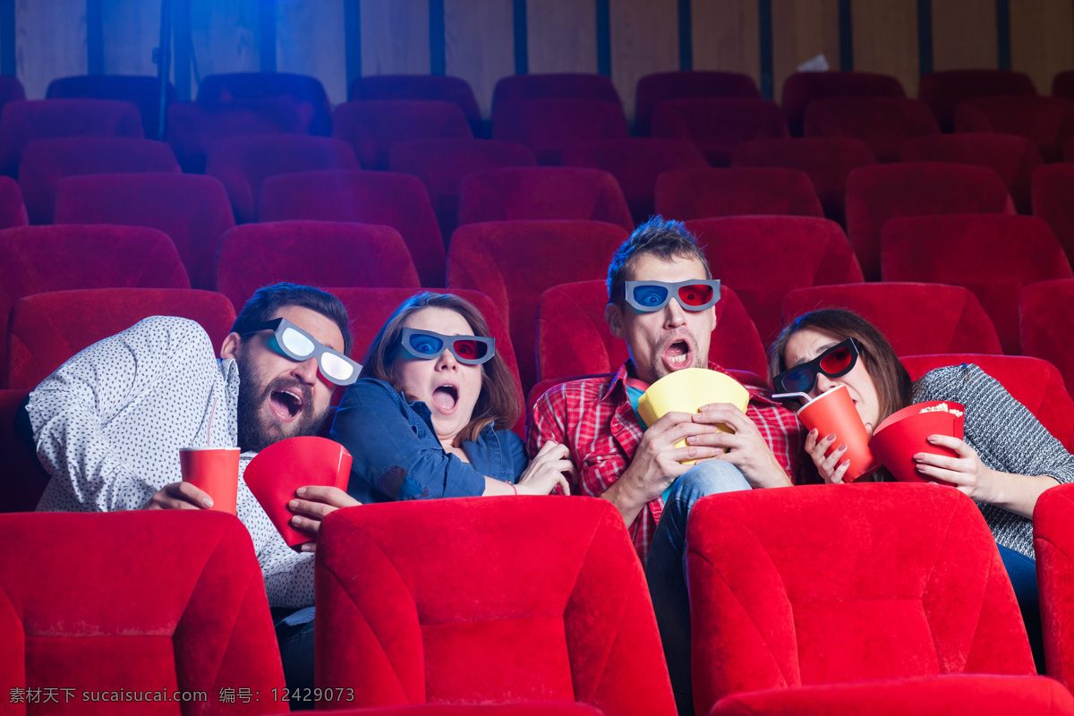 情侣害怕表情 3d观影 电影院 帮米花 红蓝眼镜 表情 开心 喜悦 惊讶 外国人 情侣 人物图库 人物摄影