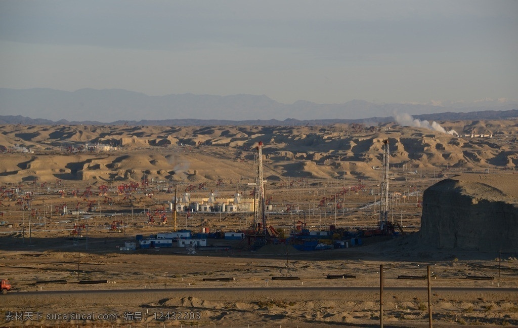 克拉玛依油田 石油开采 石油城 磕头机 新疆 工业生产 现代科技