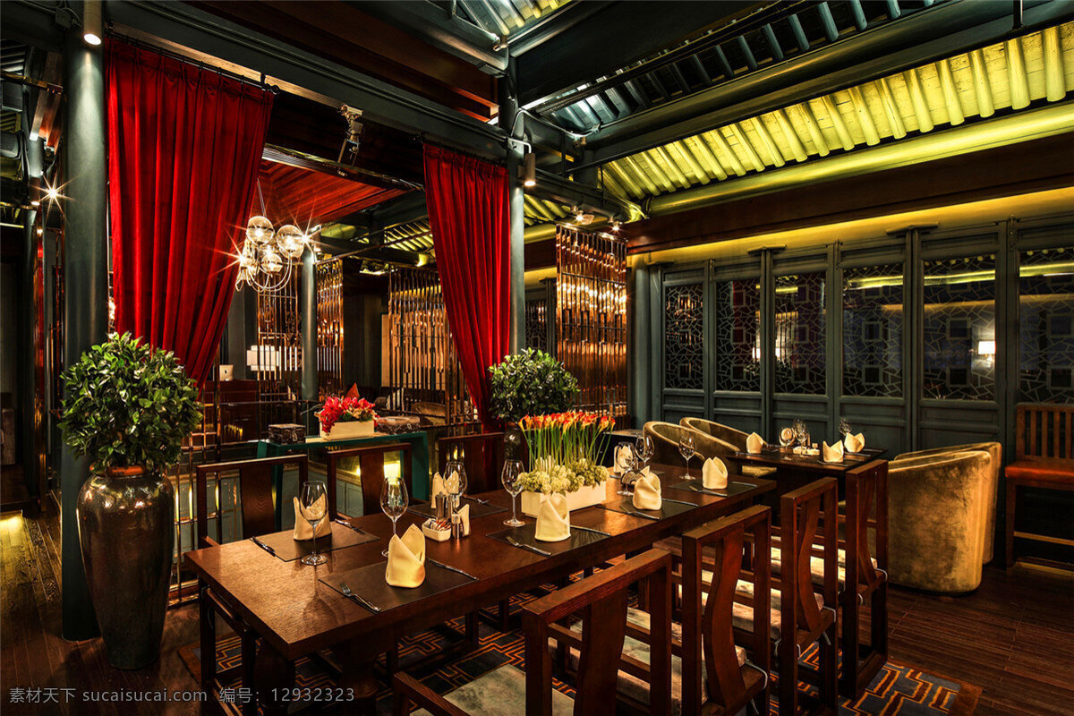餐厅 长方形餐桌 红色窗帘 灰色地板砖 桌椅 简约 个性 吊灯 工装 效果图 方形条纹吊顶