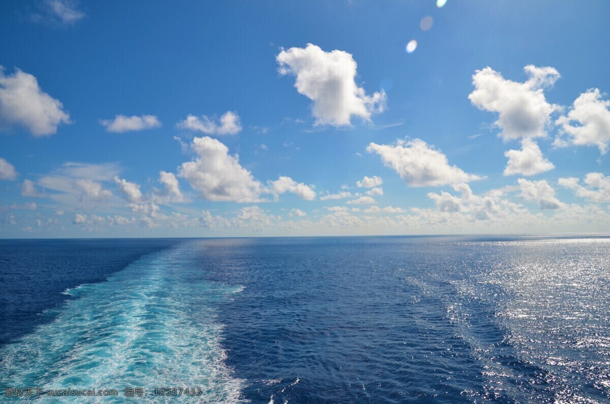 蓝天 下 蔚蓝 大海 蔚蓝大海图片 天空 蓝天白云 白云 云朵 蔚蓝大海 海洋 海水 海面 大海风光 大海风景 图片大全 高清图片下载 共享素材 自然景观 自然风景