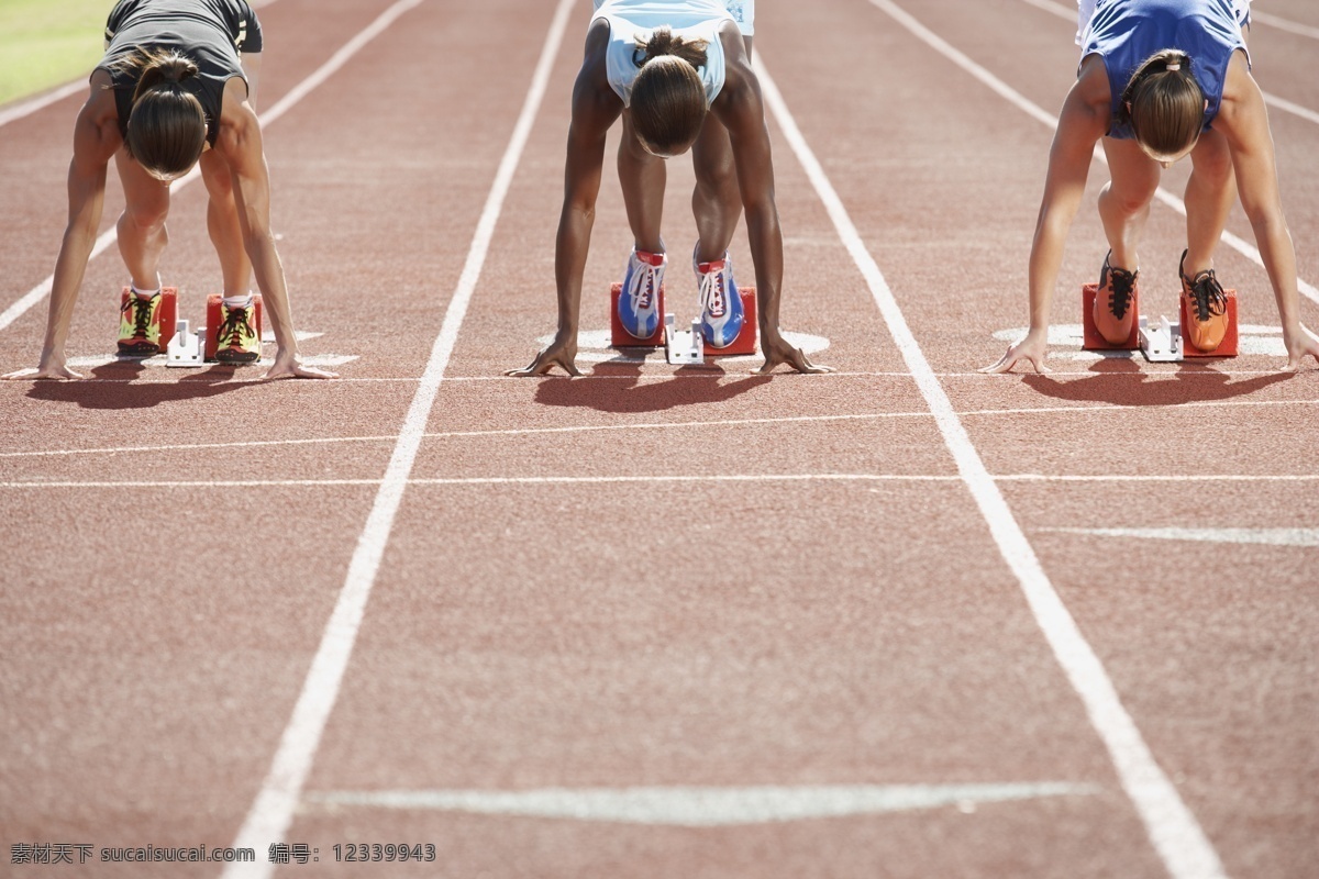 起跑线 上 运动员 体育运动 体育项目 体育比赛 外国人 黑人女性 跑道 起跑 跑步 长跑 短跑 摄影图 高清图片 生活百科