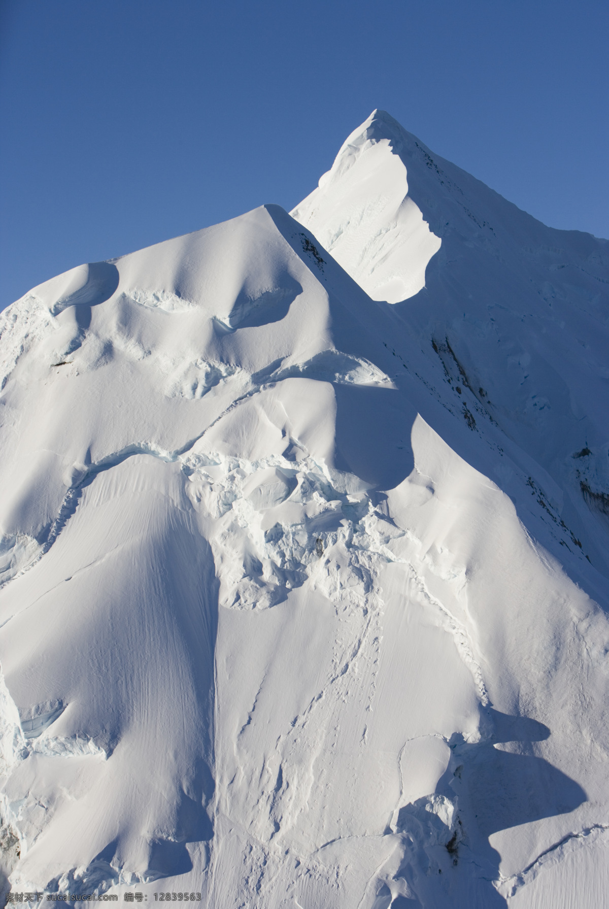 雪山 蓝天 山峰 旅游 风光 冰雪 险峻 自然风景 自然景观 灰色