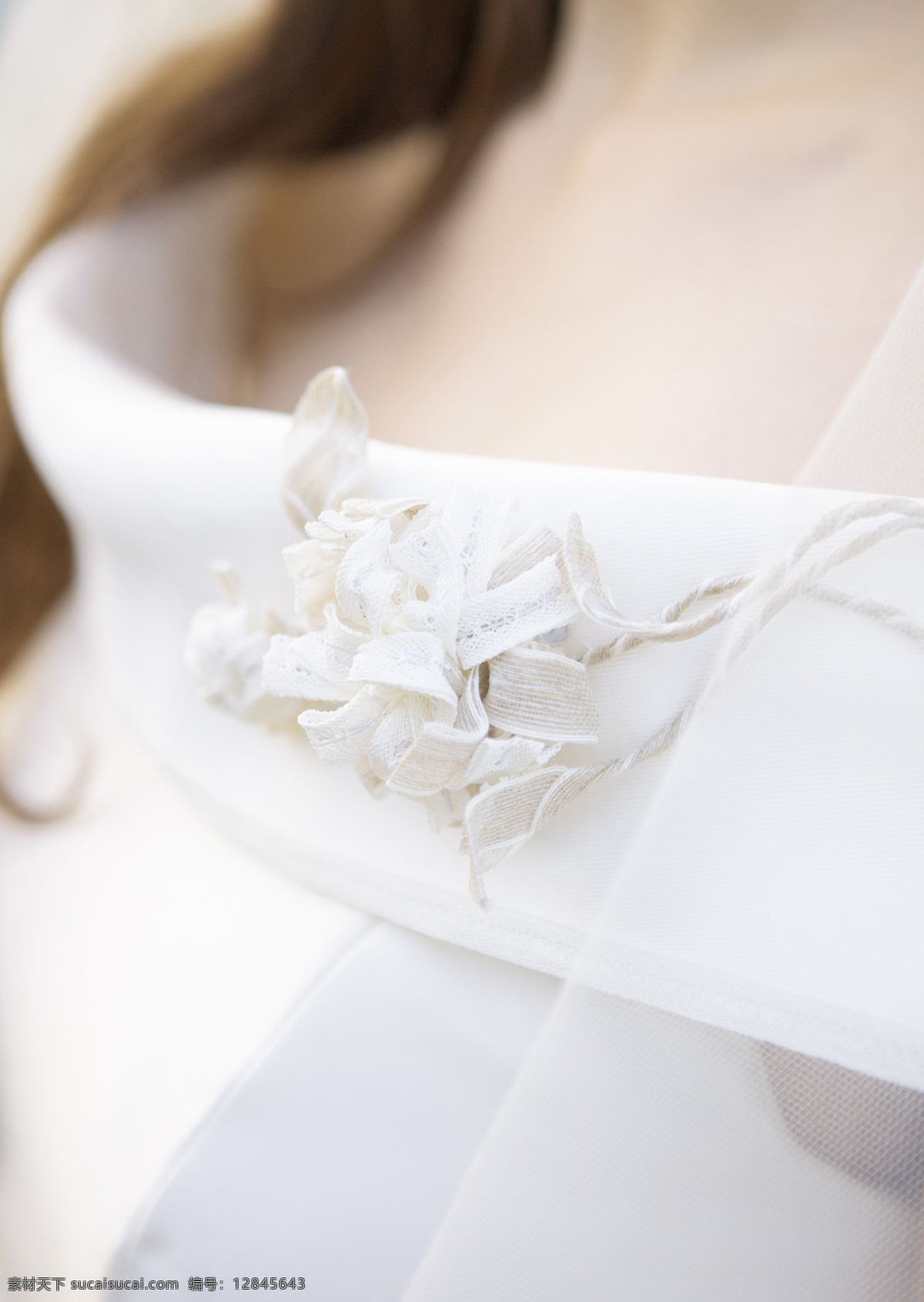 爱 爱情 白色 春天 高清图片 花朵 婚礼 婚礼素材 婚纱 婚纱摄影 色彩斑斓 新娘 新郎 甜蜜 婚姻 礼服 浪漫 结婚 绿色 婚纱照 情侣 幸福 陶醉 花园婚礼 现代经典 绿色婚礼 和谐绿意 情人节 节日素材 情人节七夕