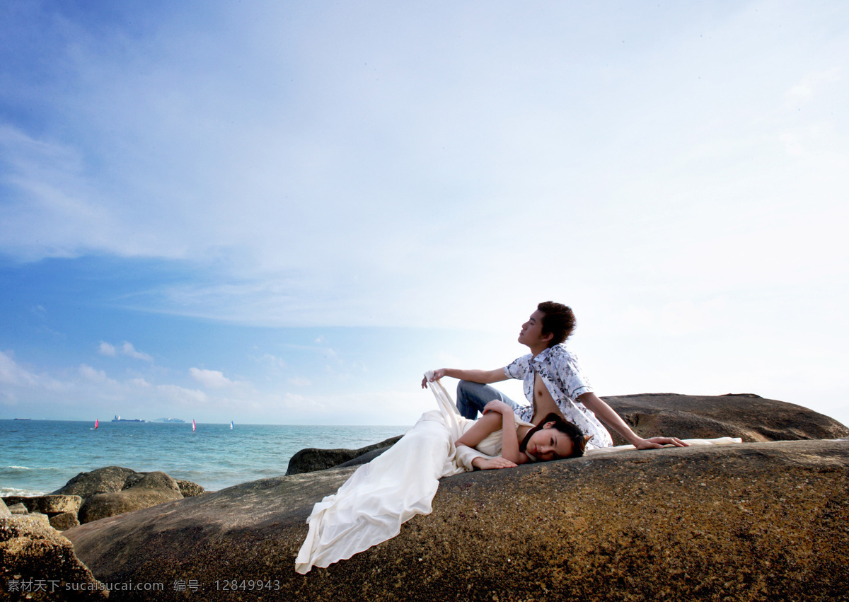 大海 海边 海滩 婚纱摄影 浪漫 人物摄影 人物图库 摄影图库 照片 照片模板 天空 石头 自然景观 自然风景 psd源文件