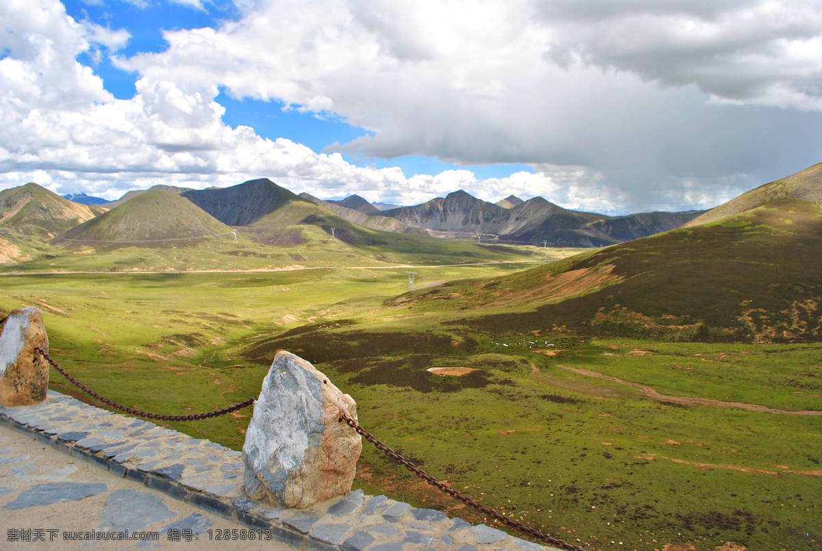 西藏 西藏山峦 西藏田园 西藏蓝天 西藏夏天 西藏光影 西藏高清图片 旅游摄影 国内旅游 高原 西藏风景 蓝天 白云 绿草地 自然景观 自然风景 白色