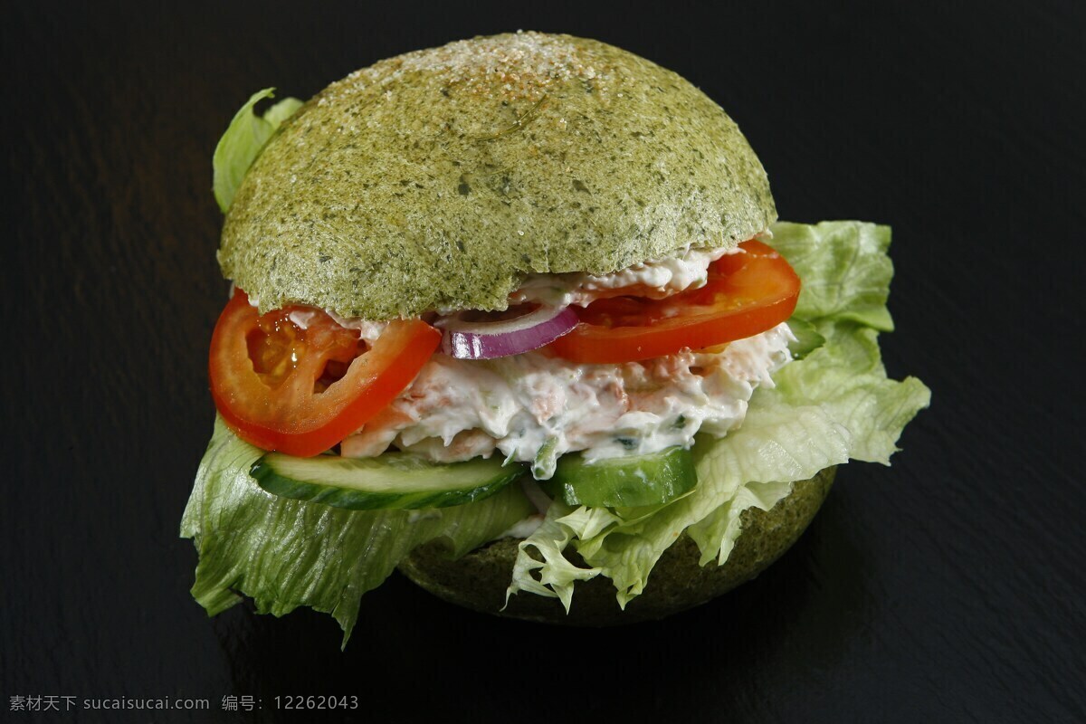 菠菜饺子 汉堡 西红柿 生菜 西餐 绿色汉堡 黄瓜片 洋葱 沙拉 餐饮美食 传统美食