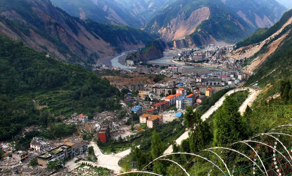 地震后北川 地震 北川 全景图 建筑 楼房 山峦 楼群 自然风景 自然景观 国内旅游 旅游摄影