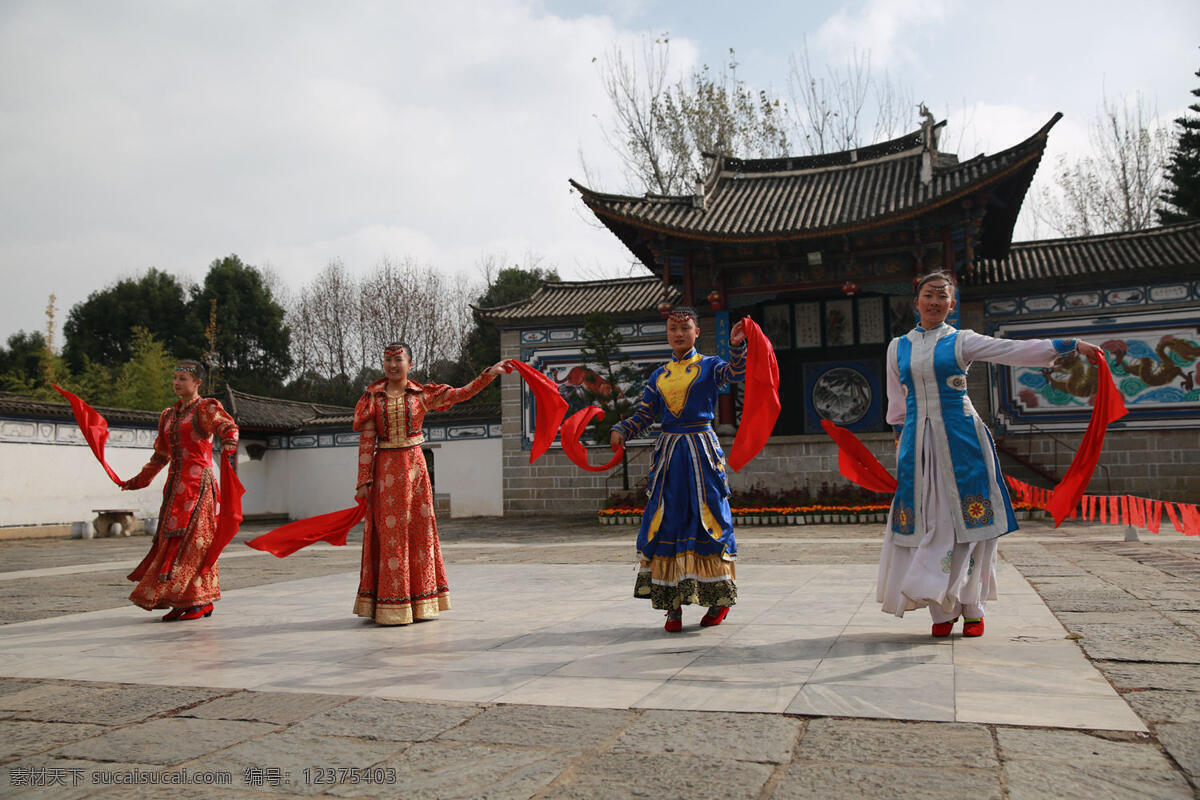 舞蹈图片 广场 民族舞 文化艺术 舞蹈 舞蹈音乐 演出 演员 民族村 展示舞姿 psd源文件