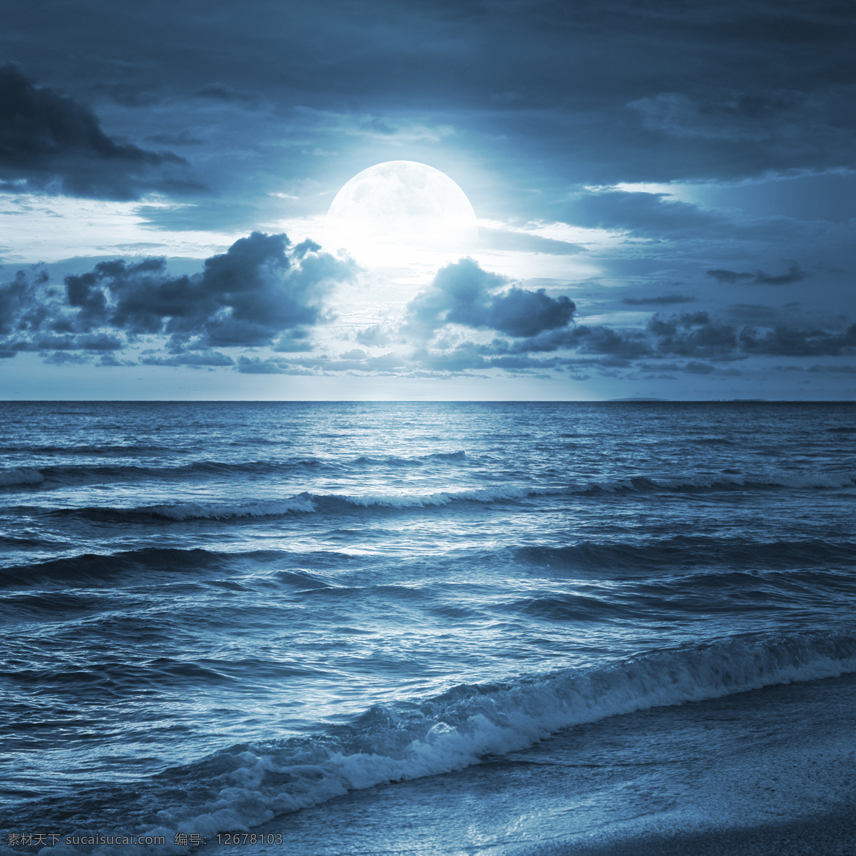 海边 月夜 景色 月夜景色 海浪 天空 云朵 沙滩 深蓝色夜景 海边夜景 桌面背景图 格式 其他风光 风景图片