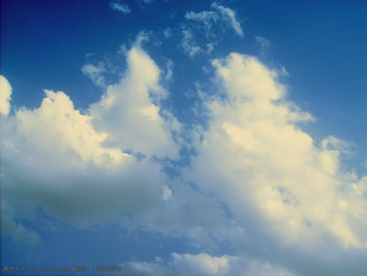 天空 中 漂浮 云