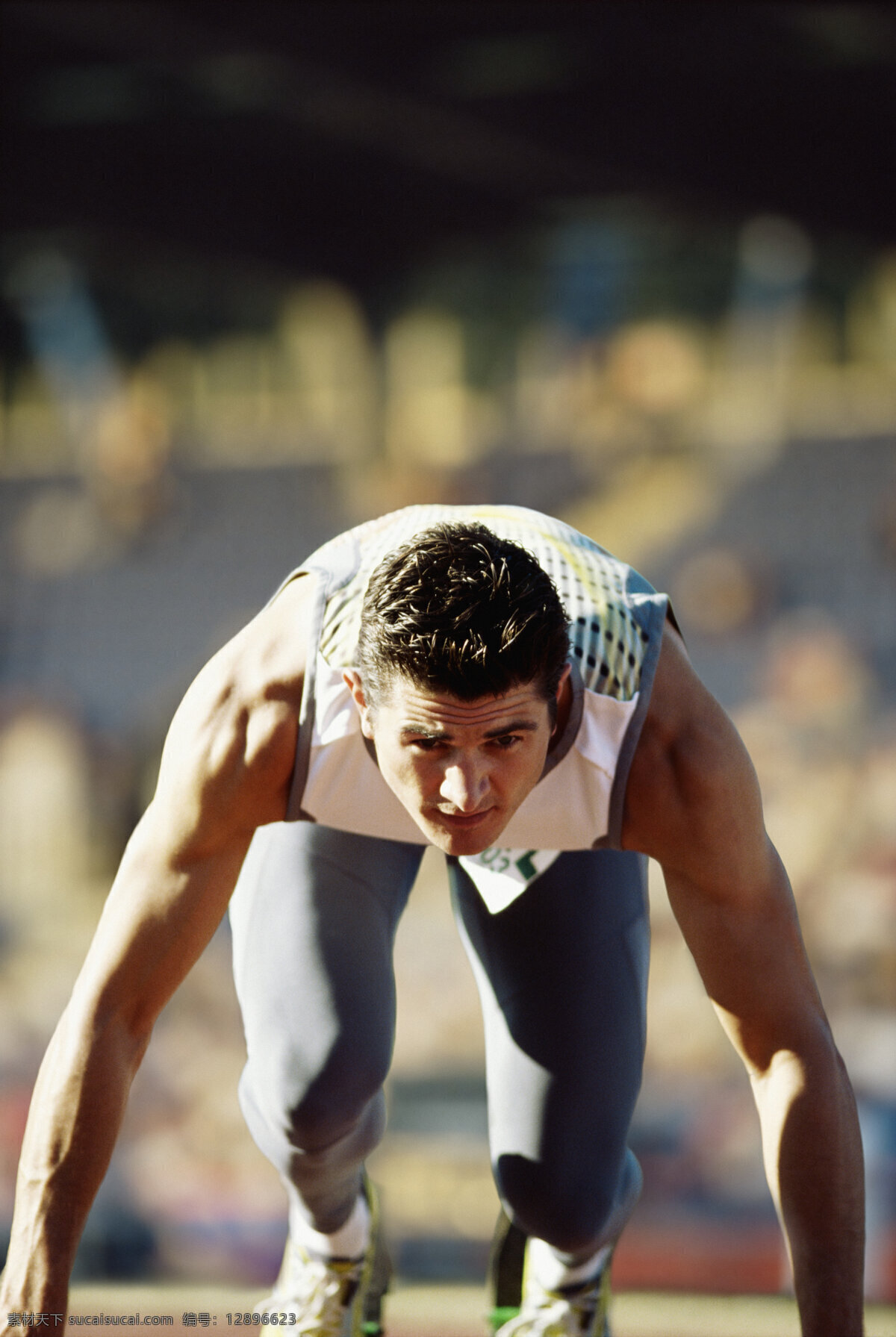 起跑 短跑 运动员 体育运动 体育项目 奥运会 奥林匹克运动会 短跑运动员 跑道 男性运动员 生活百科