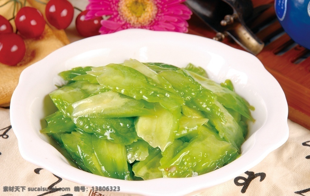 清炒苦瓜 美食 传统美食 餐饮美食 高清菜谱用图