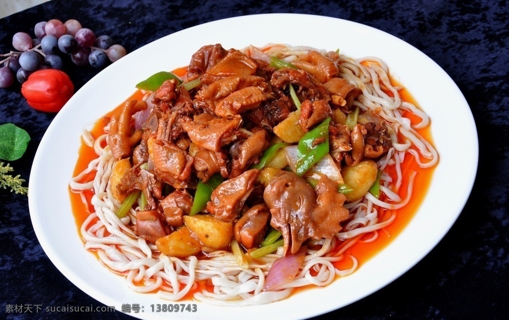 大盘鸡图片 大盘鸡 清真大盘鸡 新疆大盘鸡 香辣大盘鸡 大块鸡 土豆鸡块 清真 菜图 餐饮美食