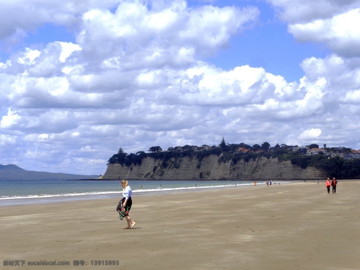 蓝天 白云 云朵 远山 绿树 大海 海水 海浪 海滩 游人 散步 休闲 新西兰 海滨 风光 旅游摄影 国外旅游