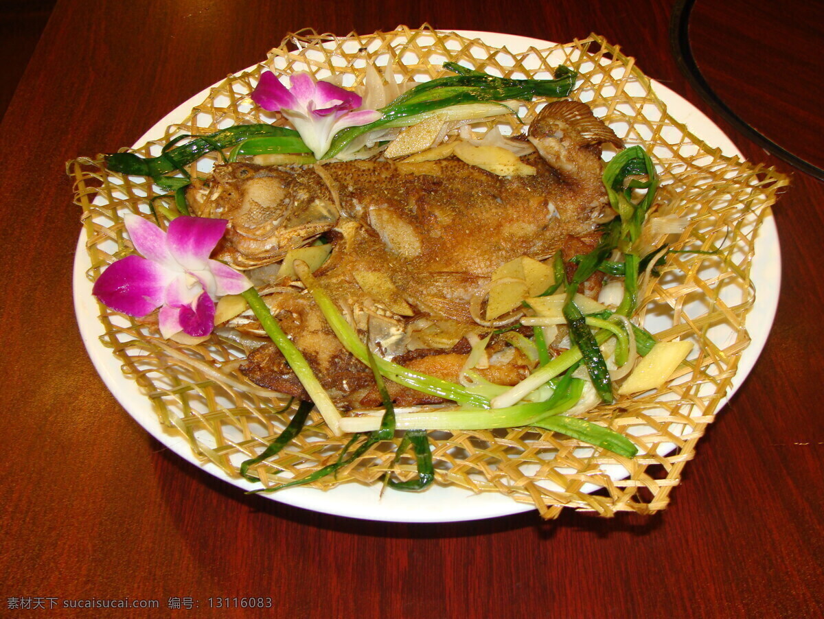 竹 香 烤 鲈鱼 餐饮美食 传统美食 竹香烤鲈鱼 矢量图 日常生活