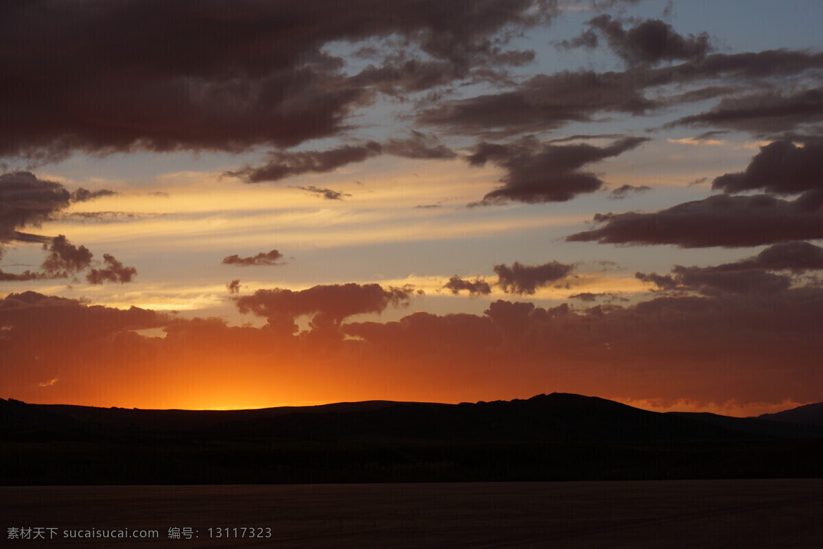 美丽的夕阳 夕阳 夕阳美景 好看的夕阳 原野上的夕阳 黄色的夕阳 田野的夕阳 旅游摄影 自然风景