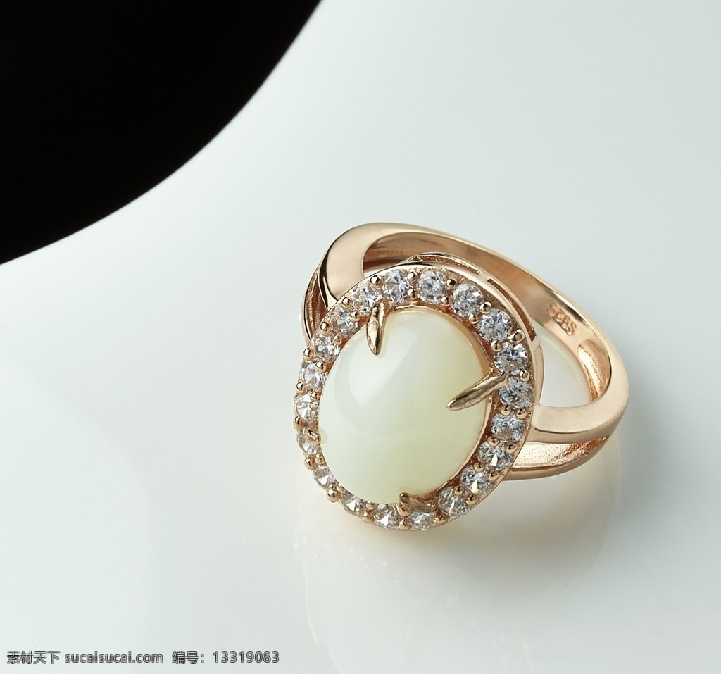 戒指 翡翠 翡翠戒指 宝石镶嵌 高档翡翠 高档翡翠戒指 传统文化 文化艺术 生活百科 生活素材