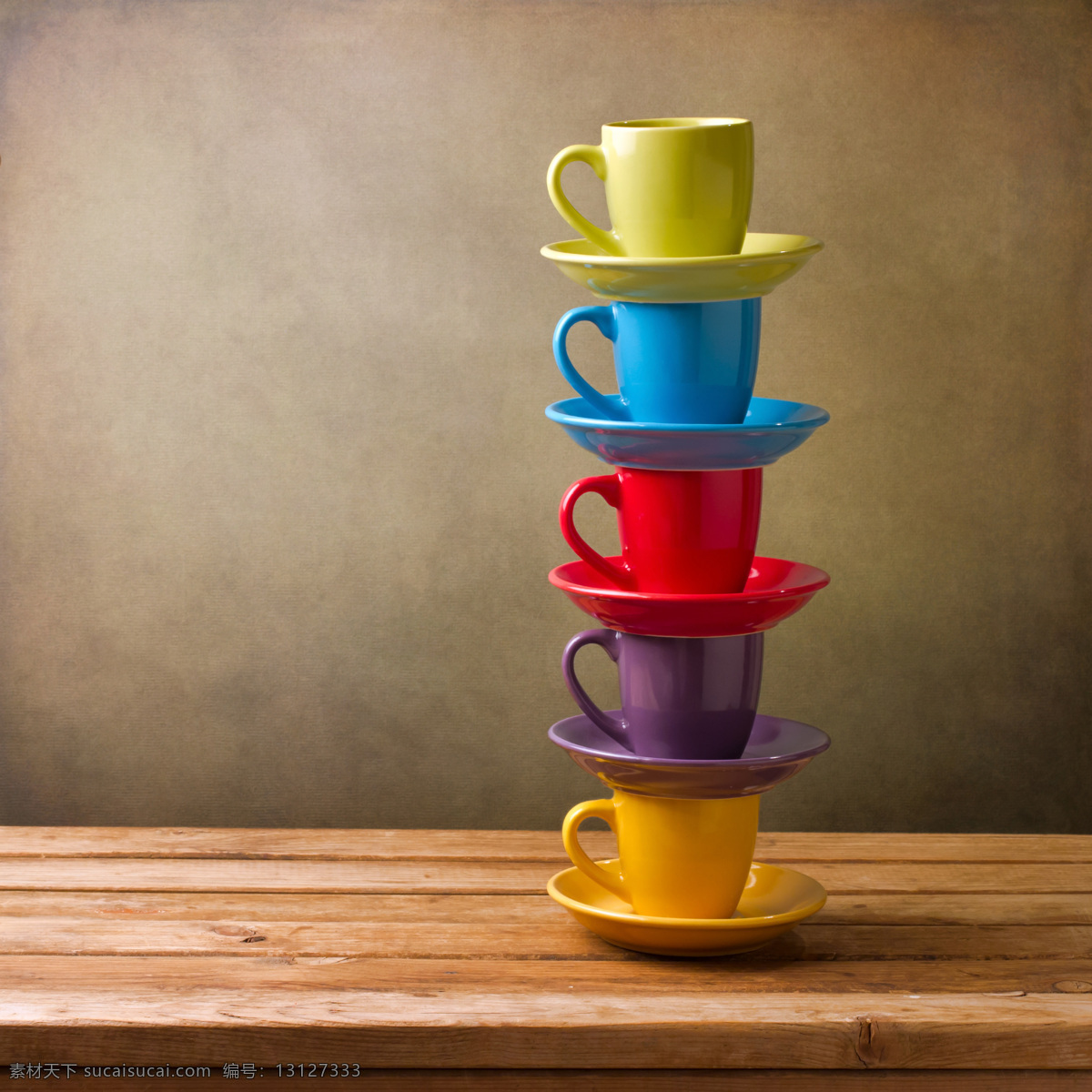 叠 一起 彩色 杯子 陶瓷杯 水杯 咖啡杯 彩色杯子 生活用品 传统工艺品 生活百科