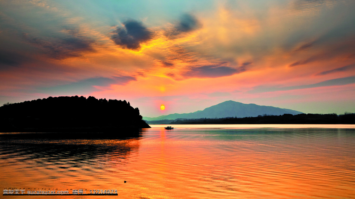 夕阳美景 湖水 太阳 划船 山水风景 自然景观