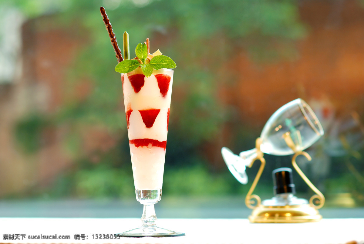酸奶 草莓 冰淇淋 红色