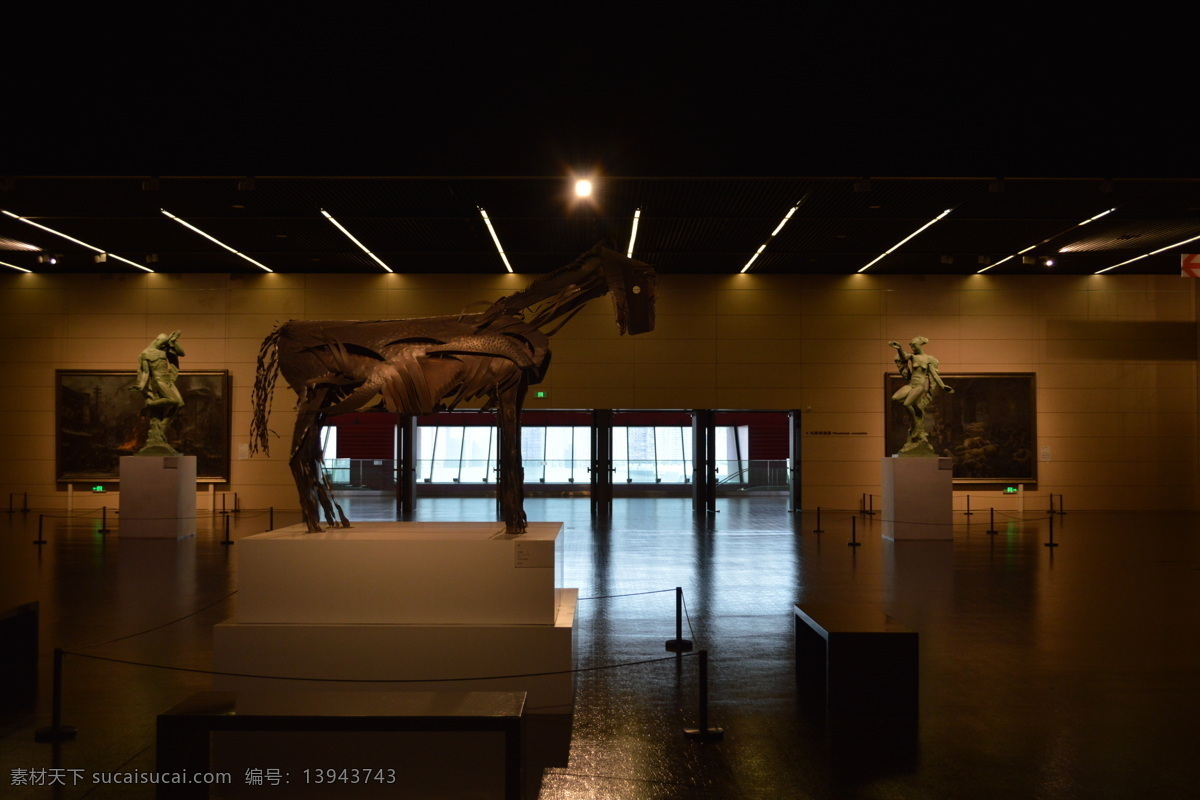 上海 中华 艺术宫 中华艺术宫 中国馆 展览 铁皮 马 艺术 雕塑 大厅 文化艺术