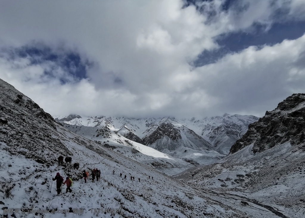 自然景观 山 雪山 自然风光 天山山脉 冬季 冬天 大自然 风景 寒冷 高山 美景 冰天雪地 行 摄 新疆 孟克 德 古道 自然风景