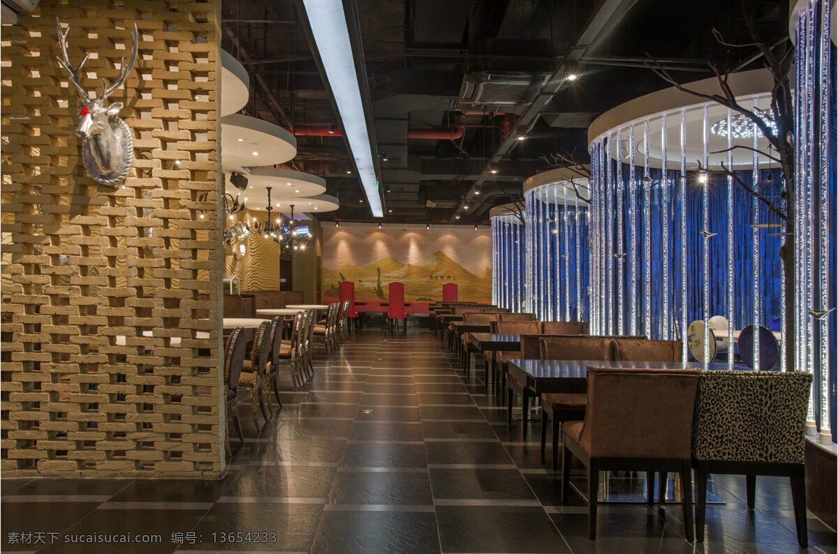 中式 风情 餐厅 鹿角 装饰 工装 装修 效果图 深色地板 工装装修 深色餐桌椅 木制背景墙 餐厅装修